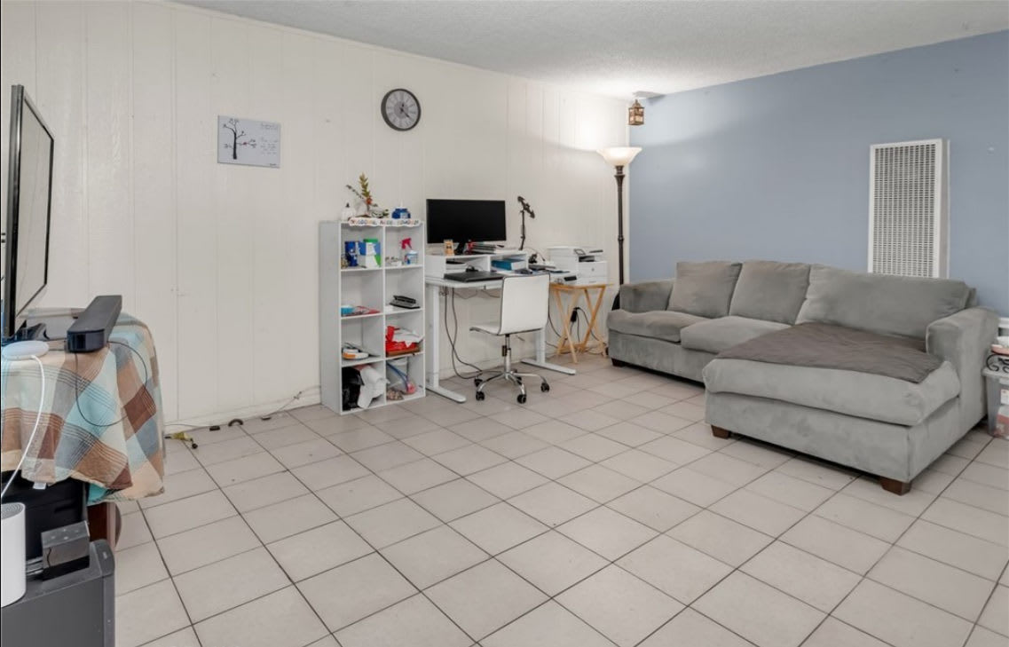 3365 Santa Fe Ave – photo 1