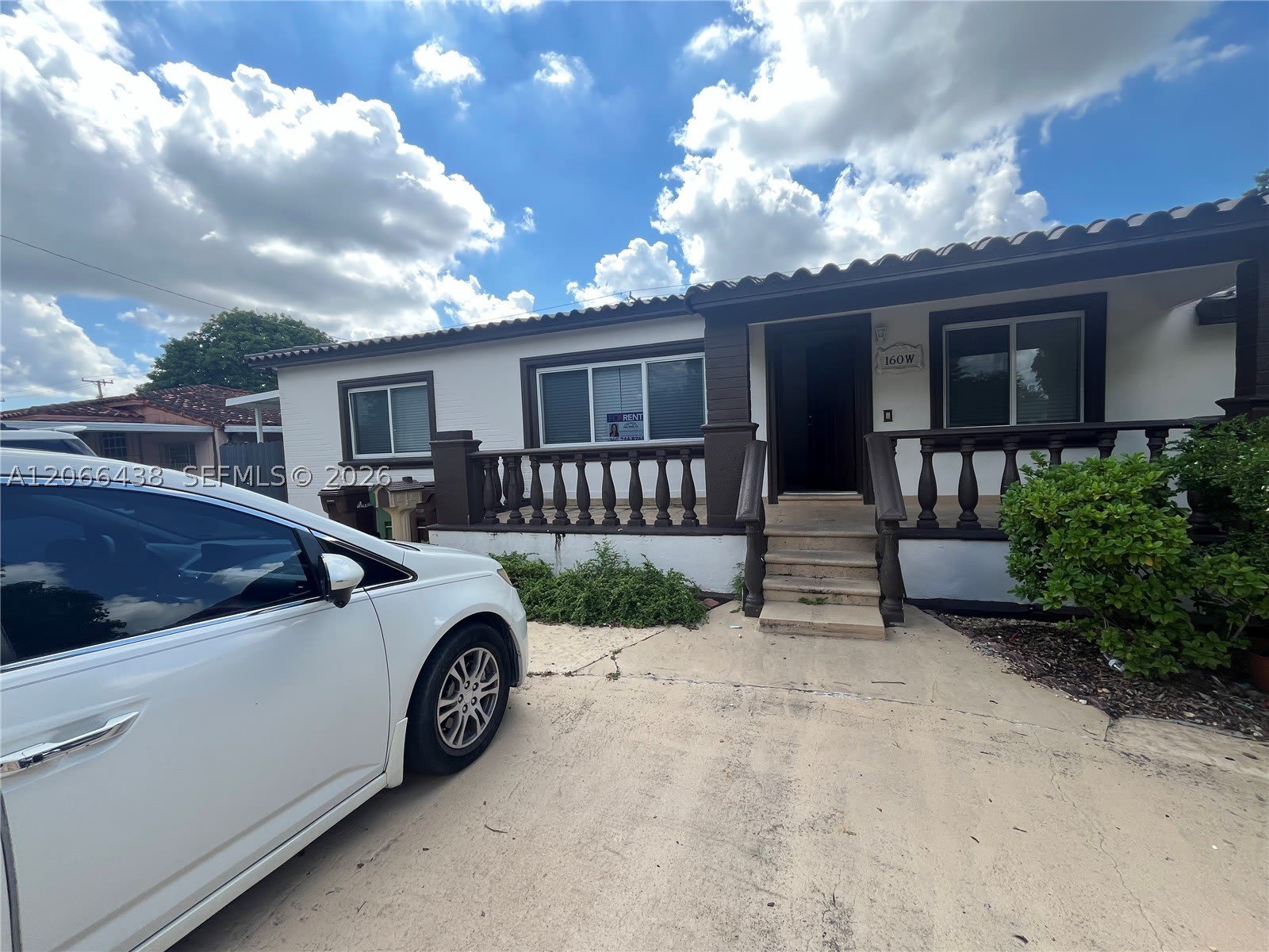 160 W 60th St – photo 1