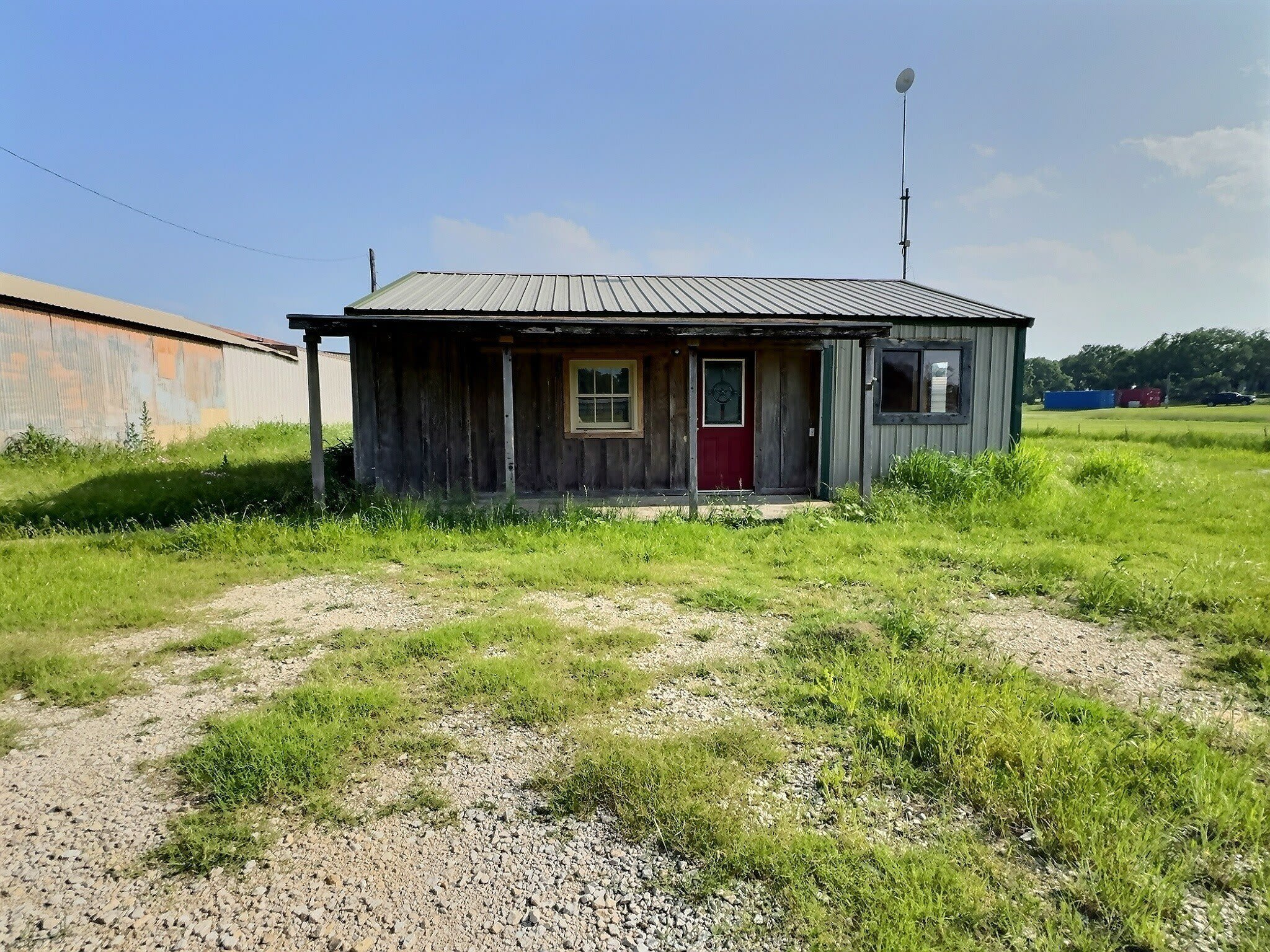 10669 Mineral Wells Highway – photo 1 of 10