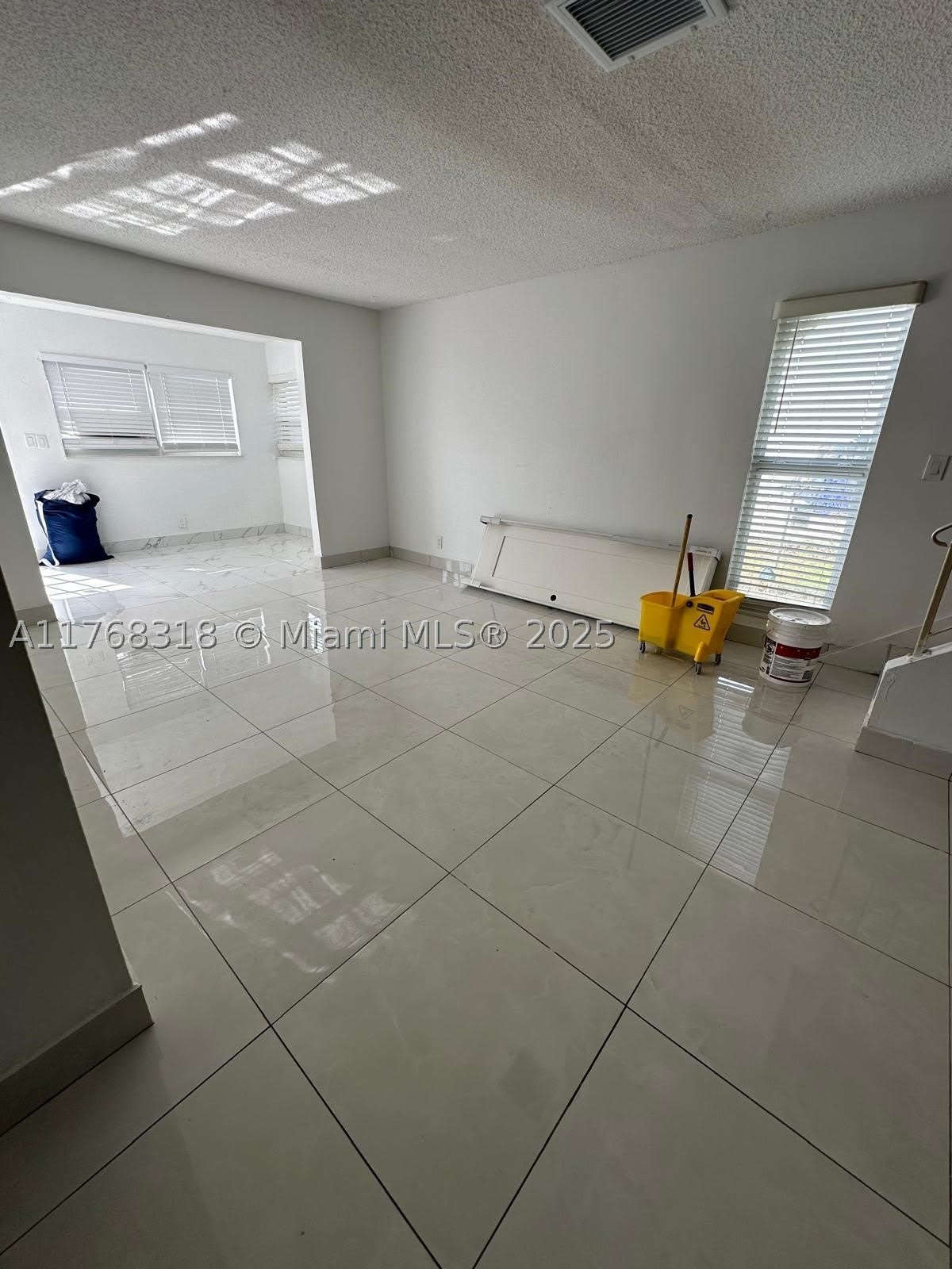 700 SW 80th Ter – photo 1