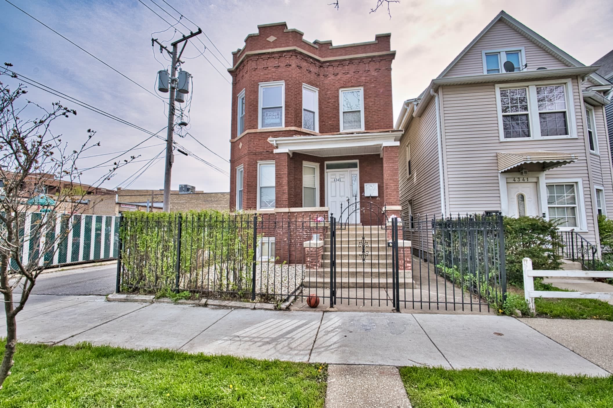 4345 North Whipple Street 2Nd Flr – photo 1