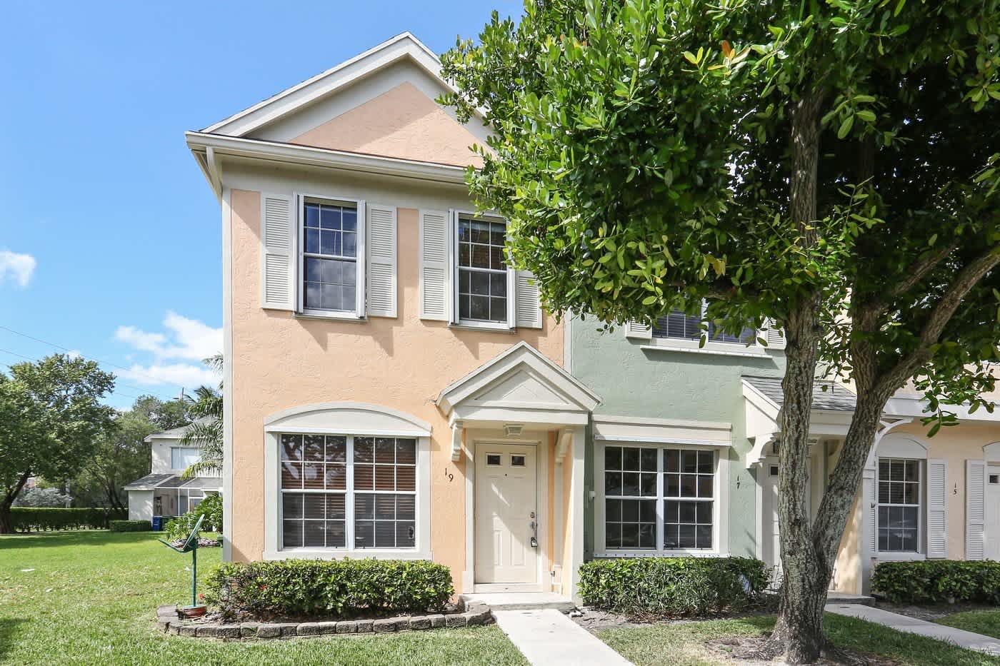 19 Simonton Cir – photo 1 of 15