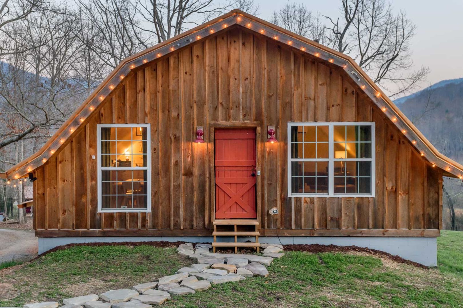 Barn-Style Modern Farmhouse with Mountain Views in Candler — 30 Minutes to Downtown Asheville – photo 1
