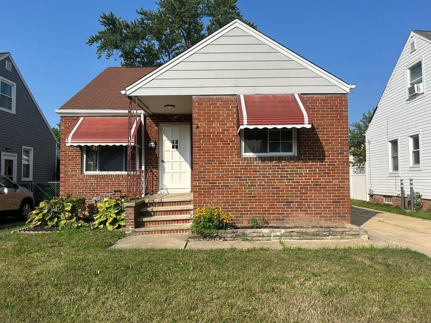 Beautiful 3 Bedroom Home! Now Available! – photo 1