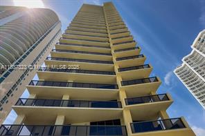 16275 Collins Avenue – photo 1