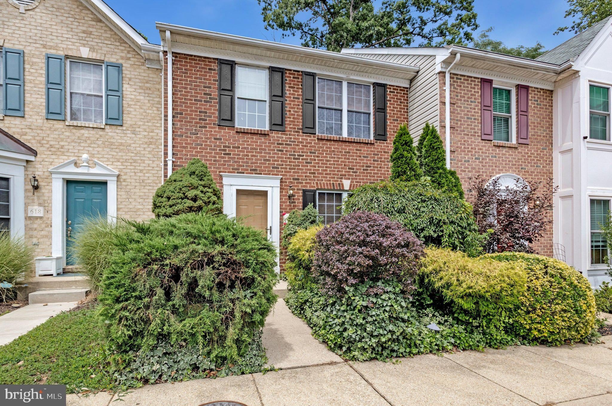 616 BELLERIVE Court – photo 1 of 38