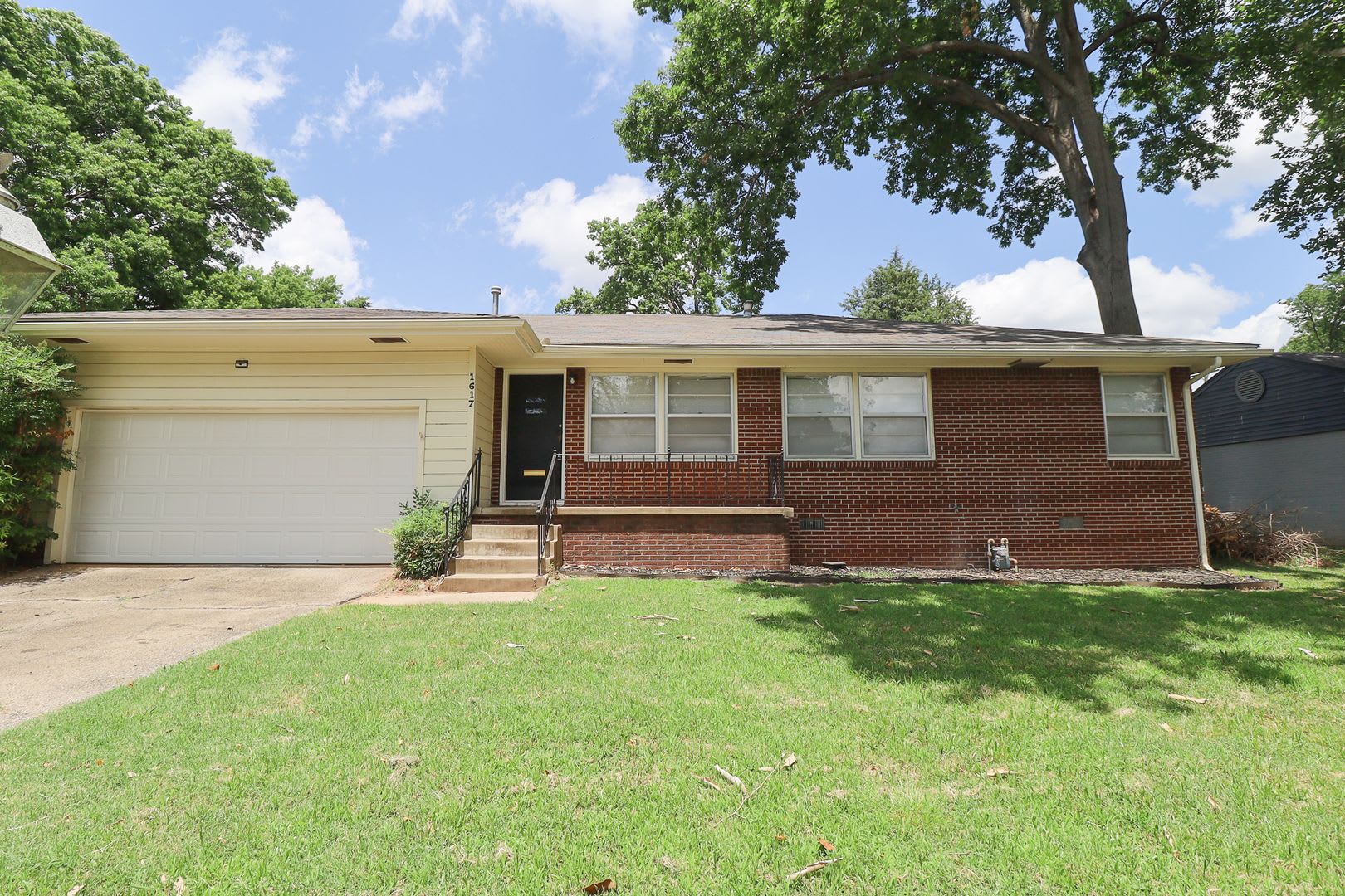 Stunning 3 Bed 1.5 Bath on quiet Cul De Sac! – photo 1