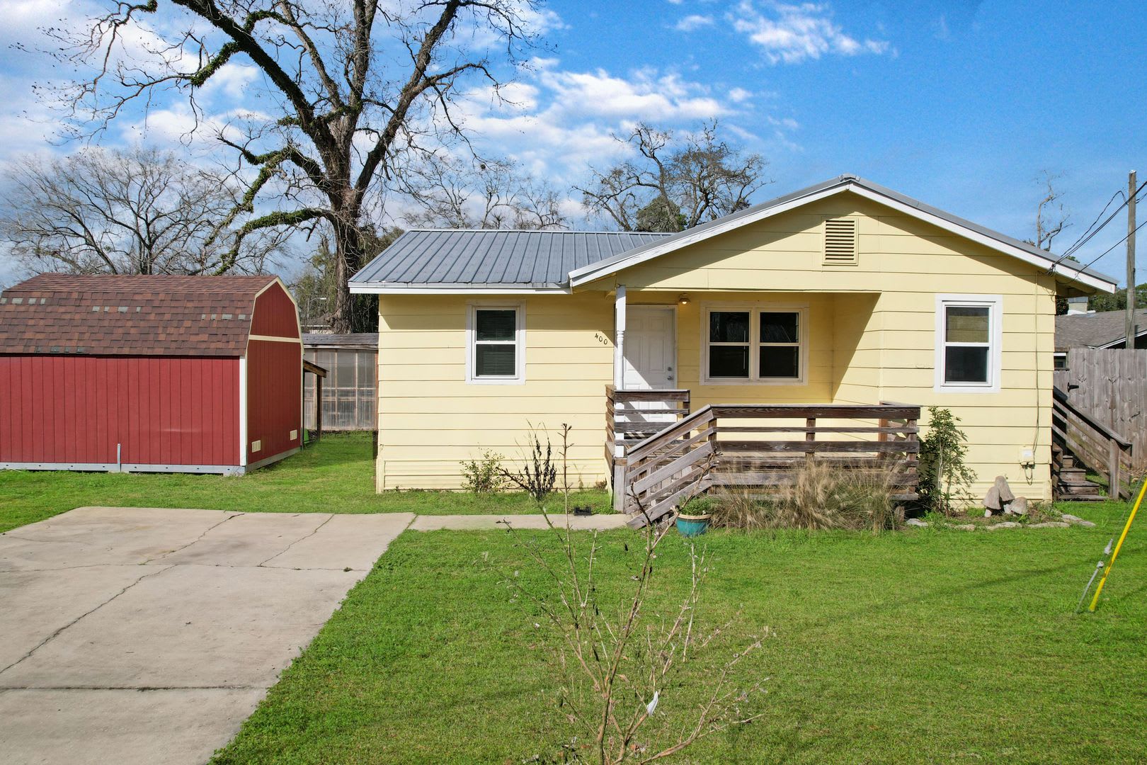 3 bedroom 1 bath house in Midtown available Mid- August – photo 1