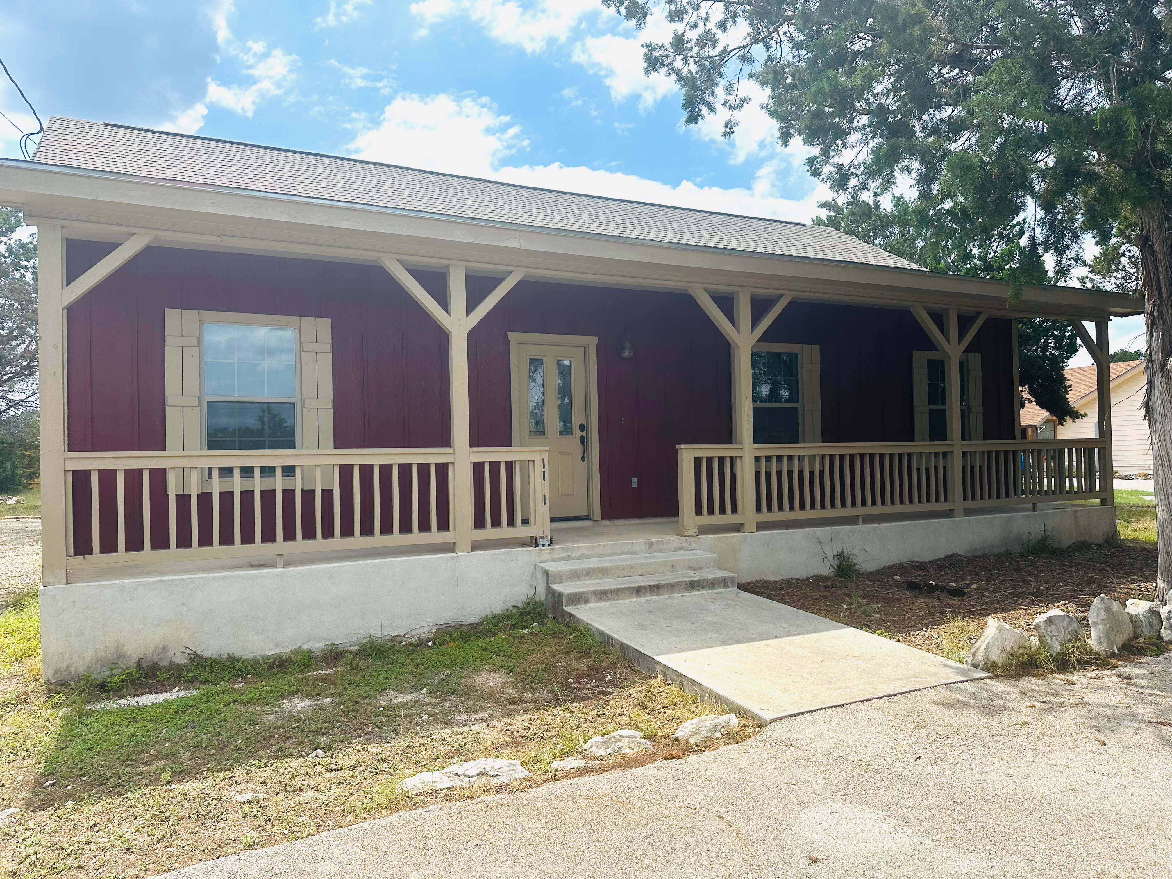 1005 Live Oak Dr – photo 1