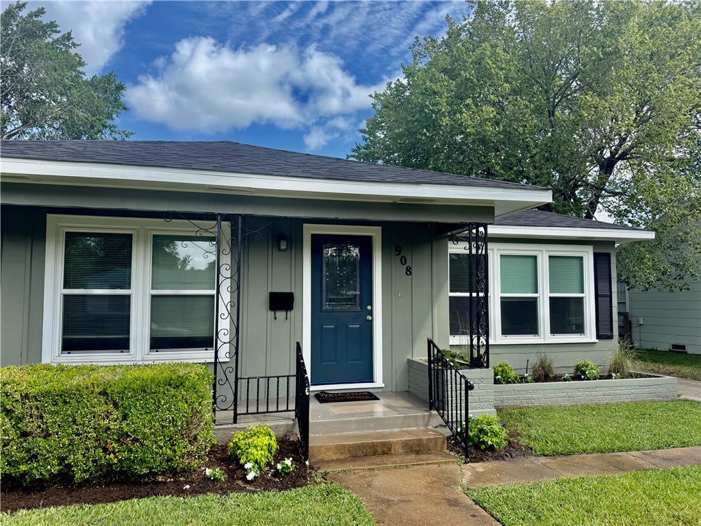 908 North Avenue – photo 1
