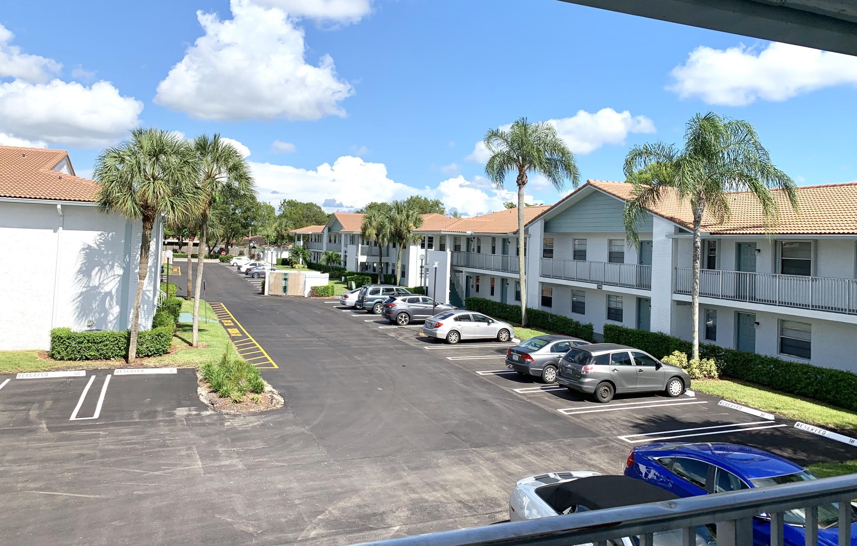 2750 Forest Hills Boulevard – photo 1