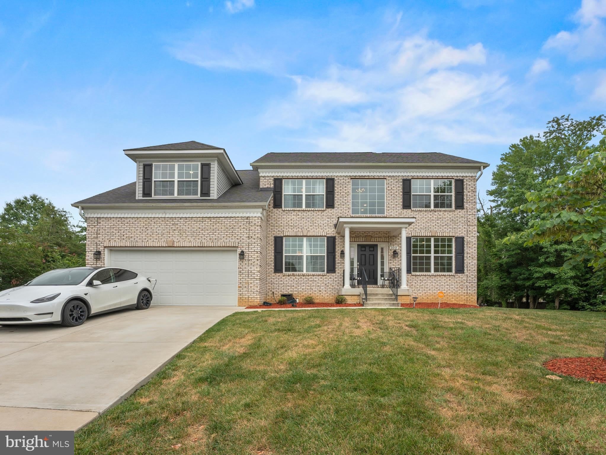 100 Inverness Lane – photo 1 of 96