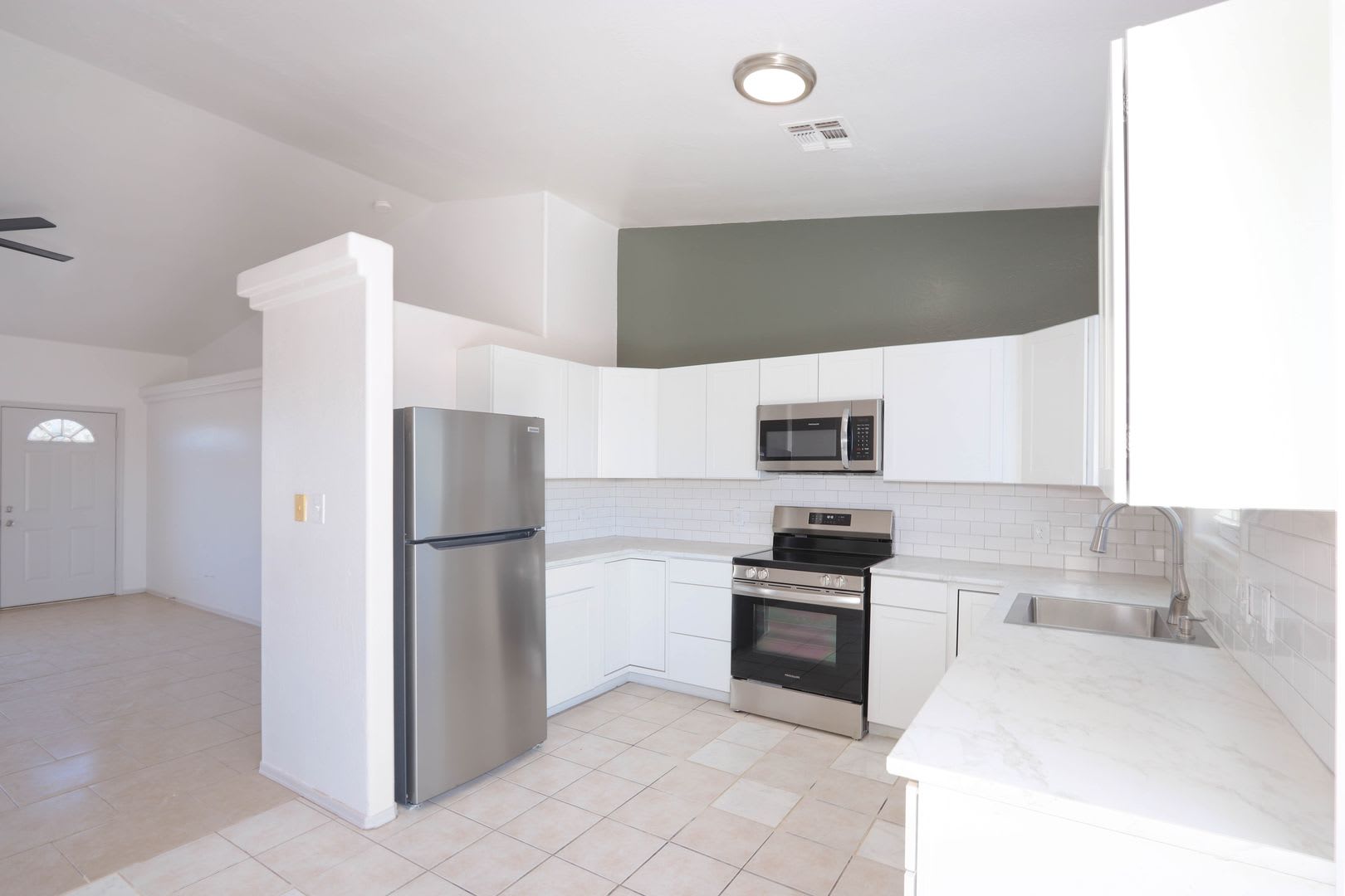 3 Bedroom House with large yard Arizona City – photo 1 of 29