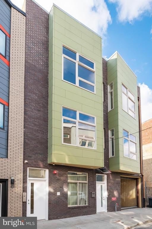2024 26 E Fletcher Street – photo 1