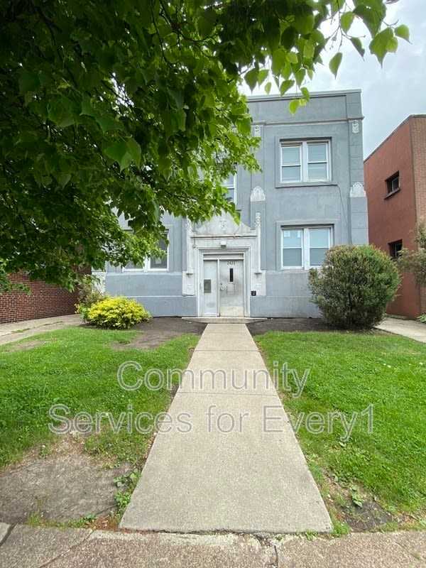 2425 Delaware Avenue – photo 1