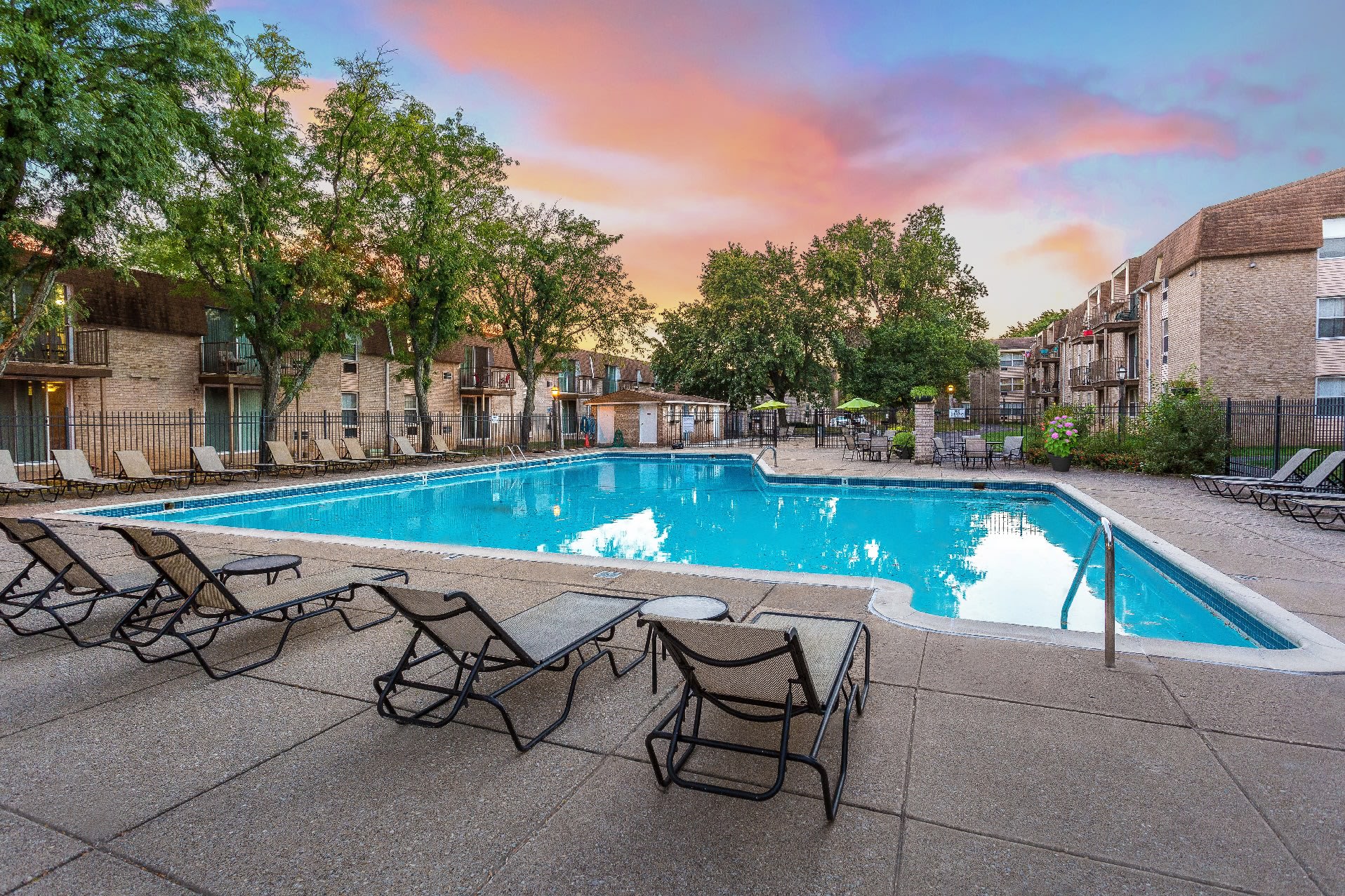 450 Green Apartments – photo 1 of 198