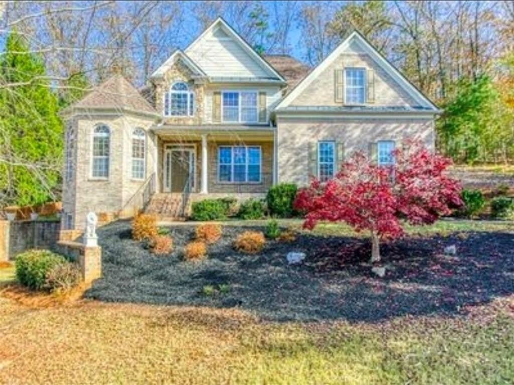 468 Waterford Drive – photo 1 of 6