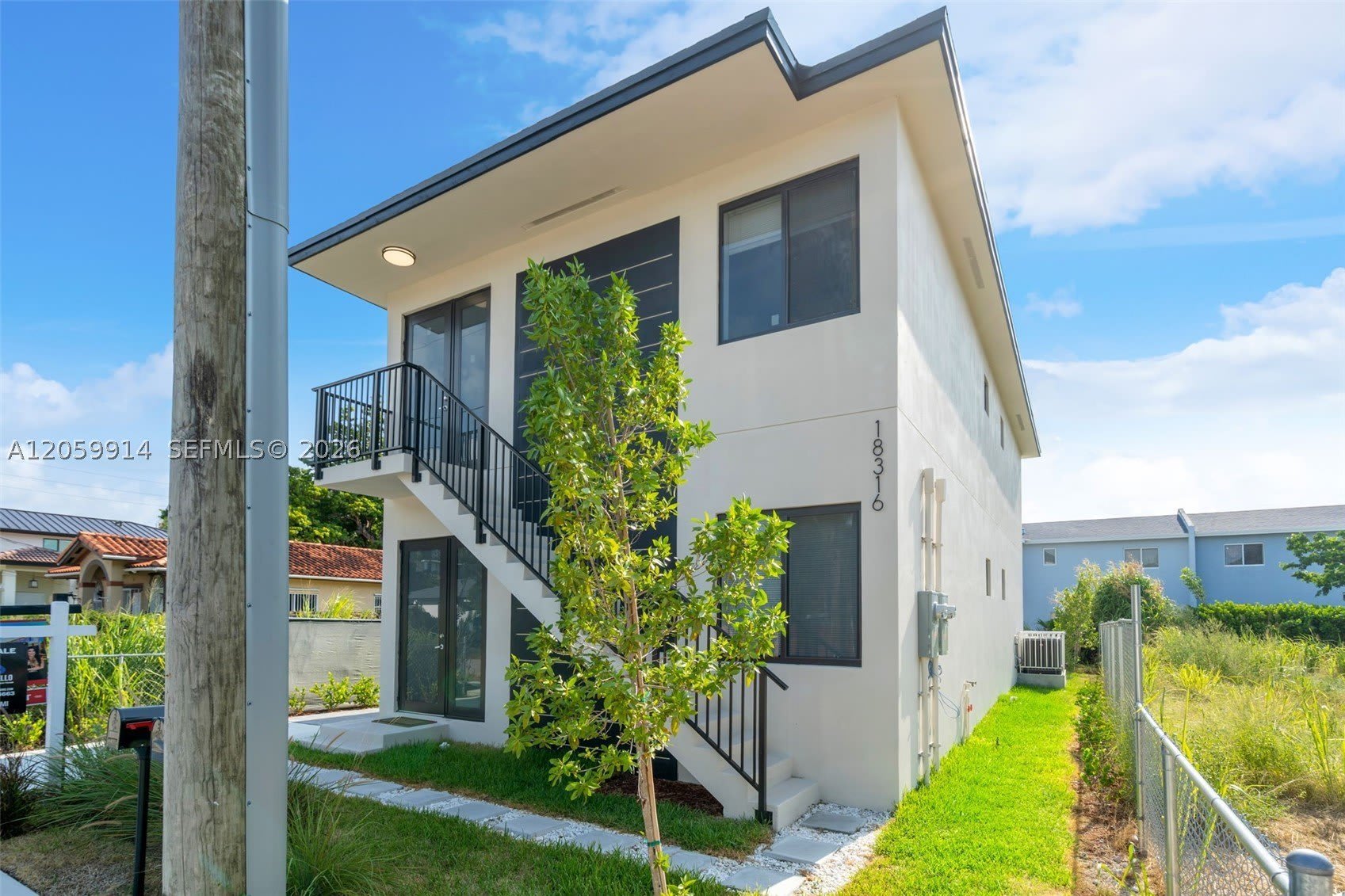 18362 Sw 102 Pl – photo 1 of 107