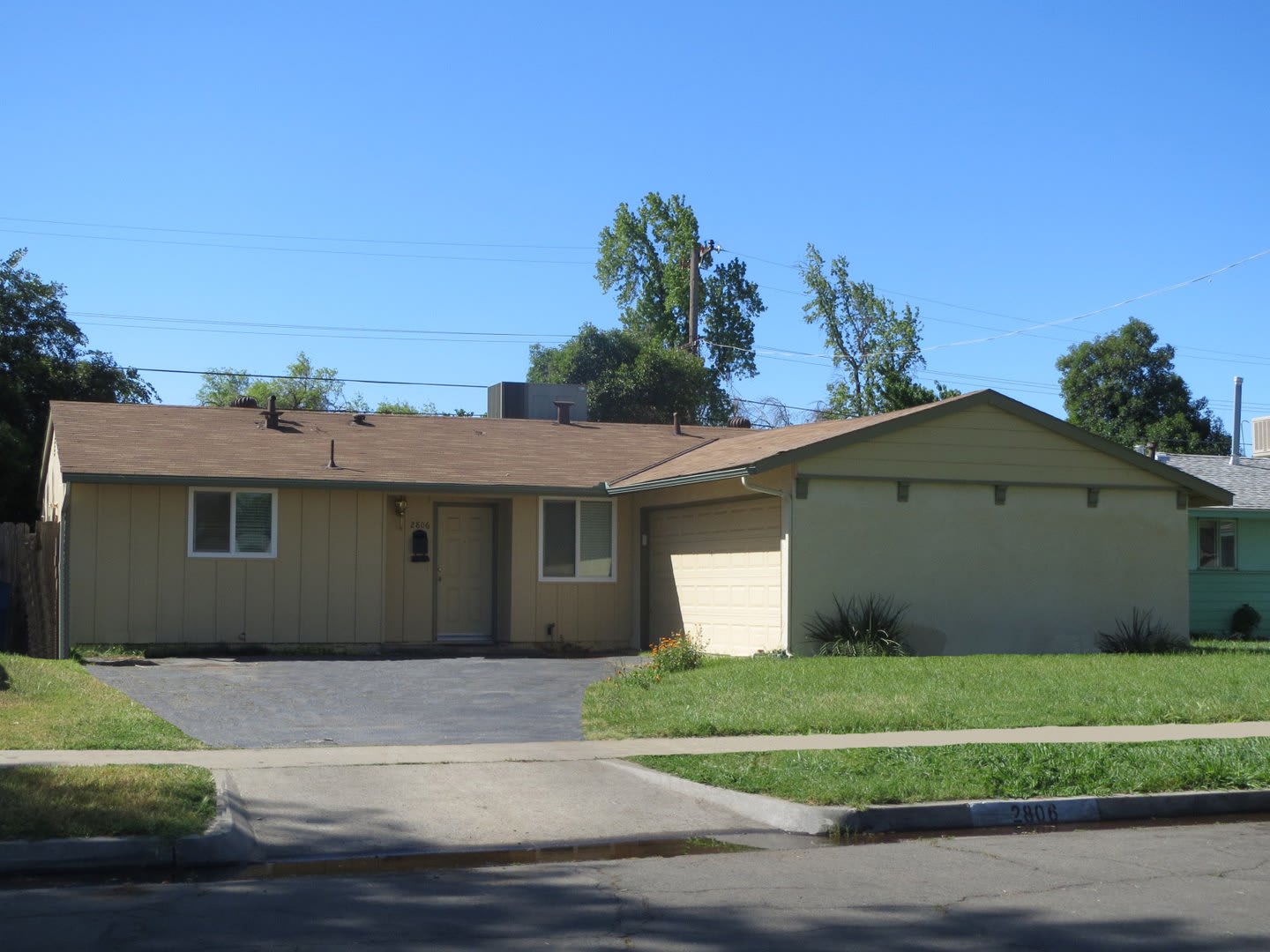 Affordable 3 bedroom home, recently remodeled w/ lots of upgrades. Please do not current disturb occupants. – photo 1