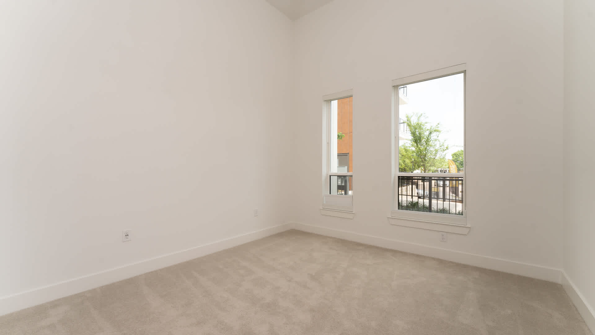 Lyle Apartments – photo 1