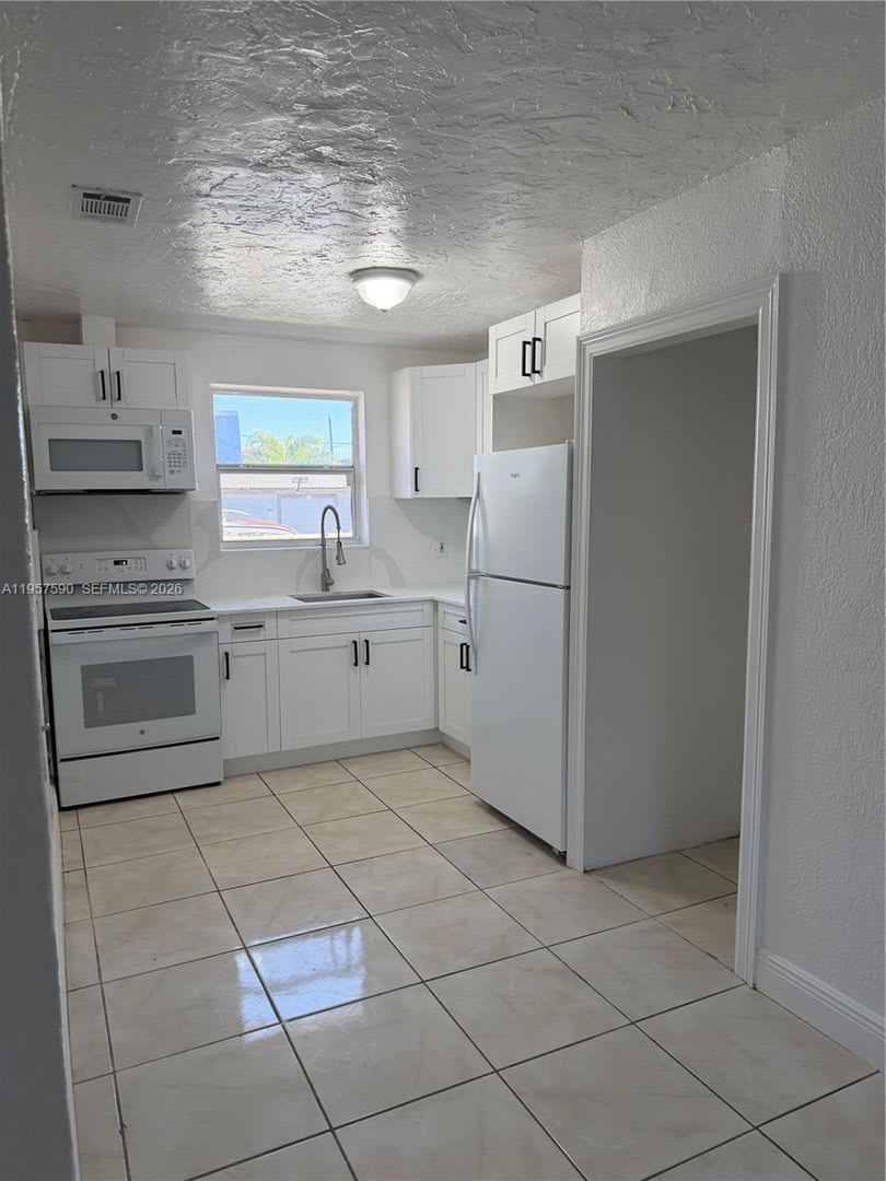 2287 NW 33rd Street 0, Miami, FL 33142 – photo 1