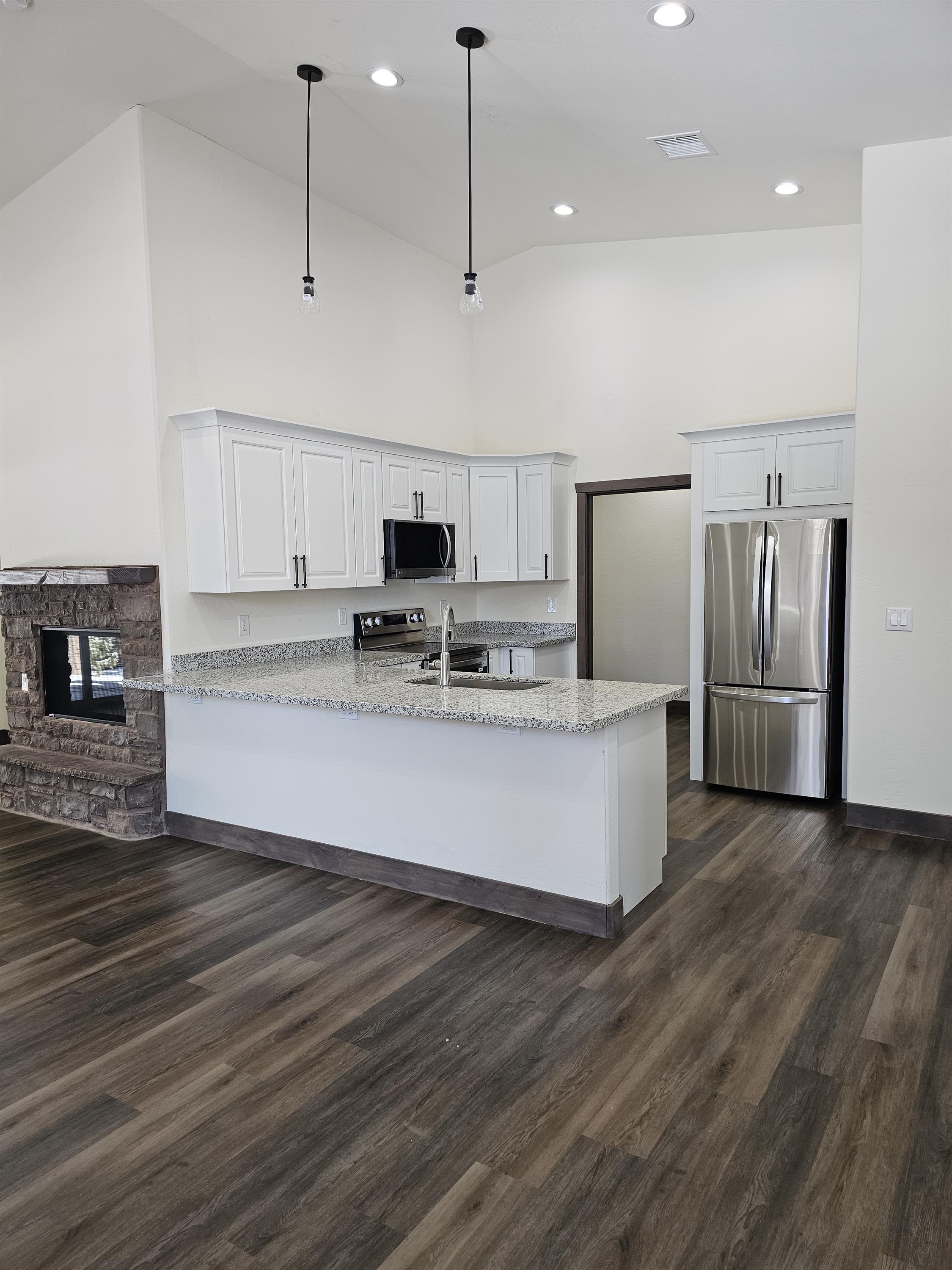 2850 West Villa Loop 1 – photo 1 of 10