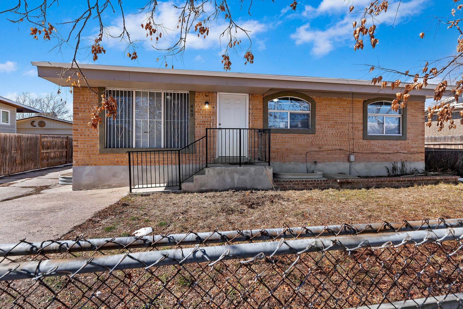 NO LEASING FEE + $300 OFF FIRST MONTH'S RENT! Updated 6 bedroom home is a must see!! – photo 1