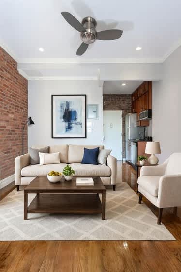239 W 14th St – photo 1