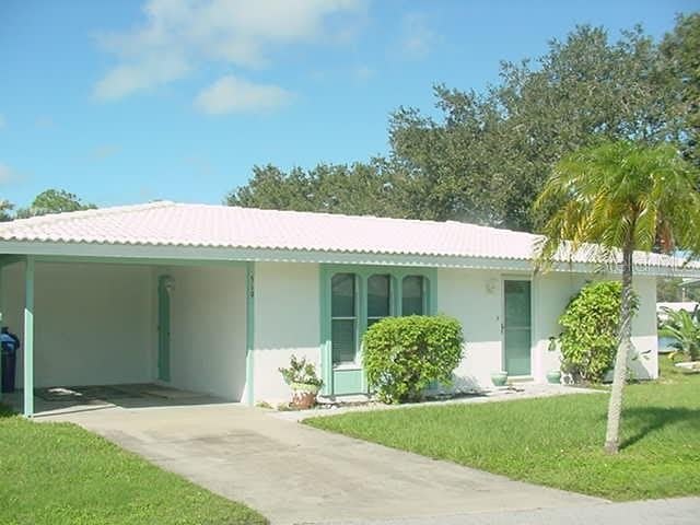 519 CIRCLEWOOD Drive – photo 1