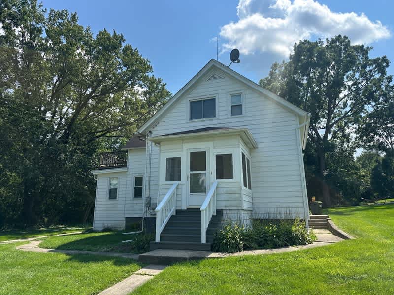 438 Ada St – photo 1 of 27