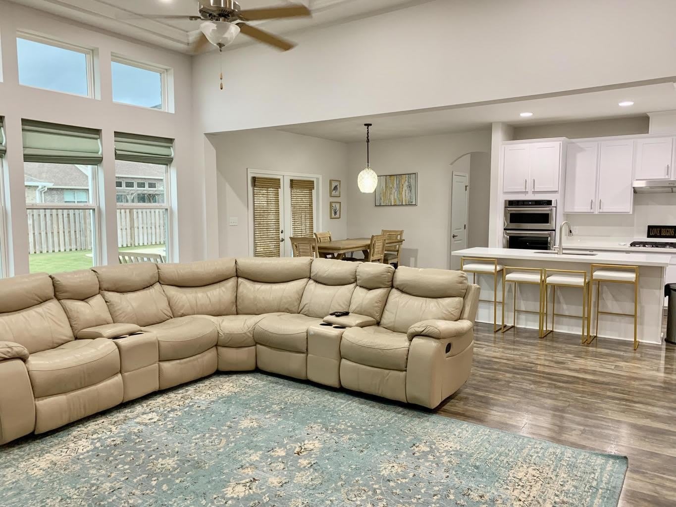 305 Brighton Cove – photo 1 of 18