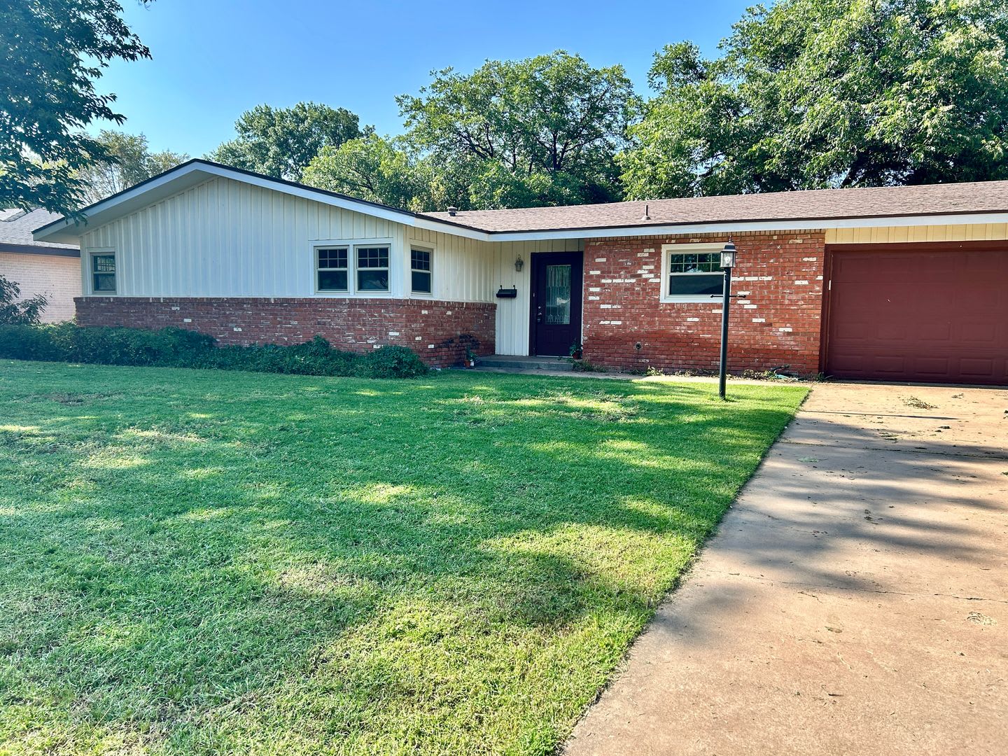 3Bed/2Bath Available now! – photo 1