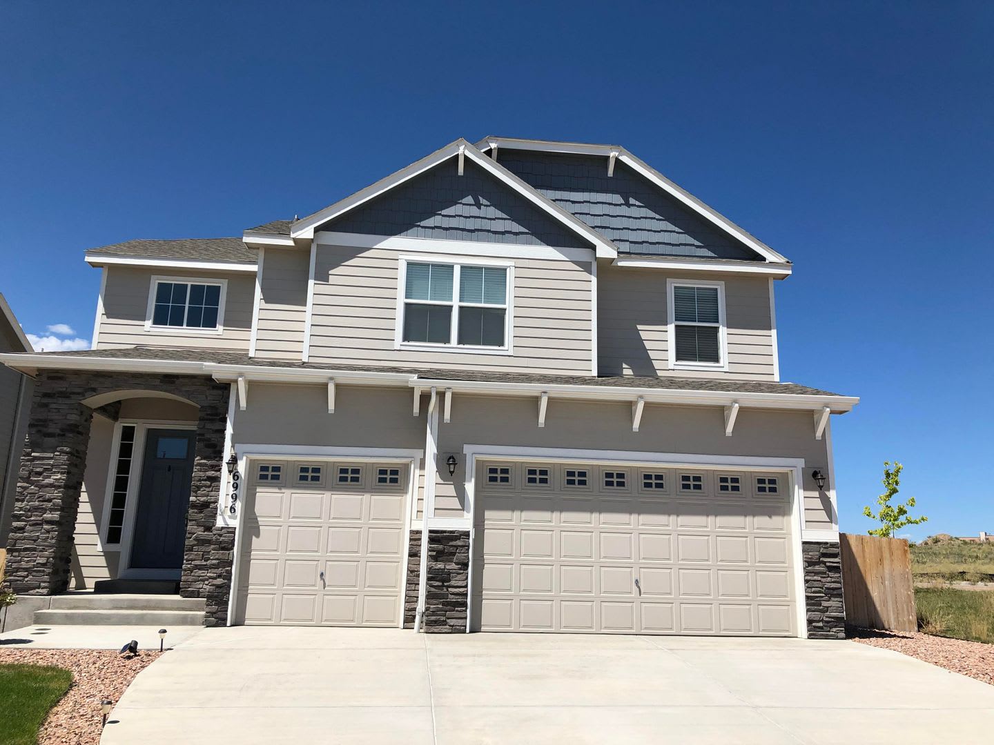 Beautiful 5Bd 3 5Ba Single Family Home Built In 2017 Immaculate Close To Schools And Shopping – photo 1