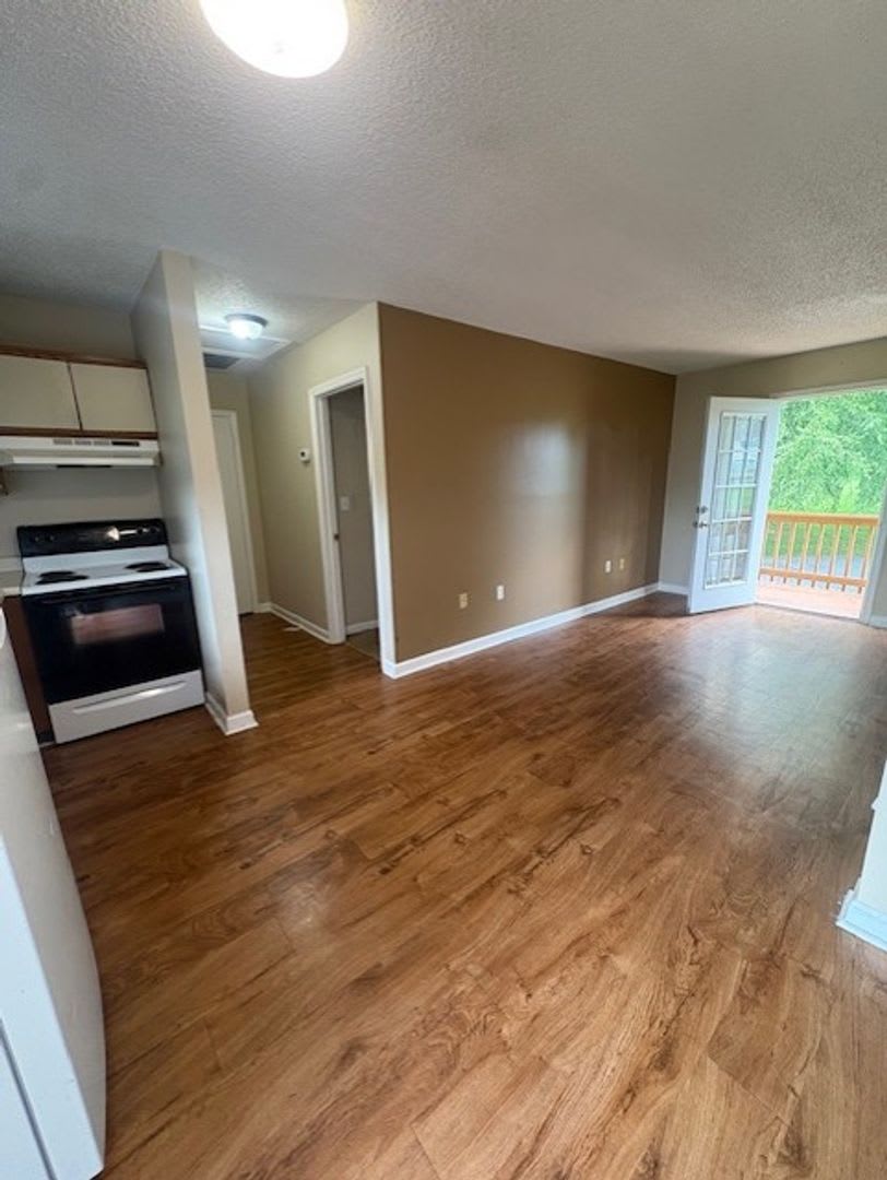 Cozy Upstairs 1-Bedroom, 1-Bath Apartment in Abingdon, VA! – photo 1 of 8