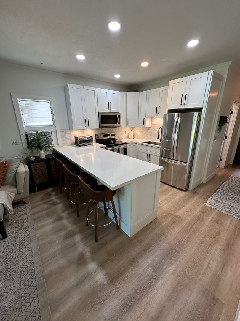 Beautiful 2 bed 1 bath Pohailani Condo – photo 1 of 21