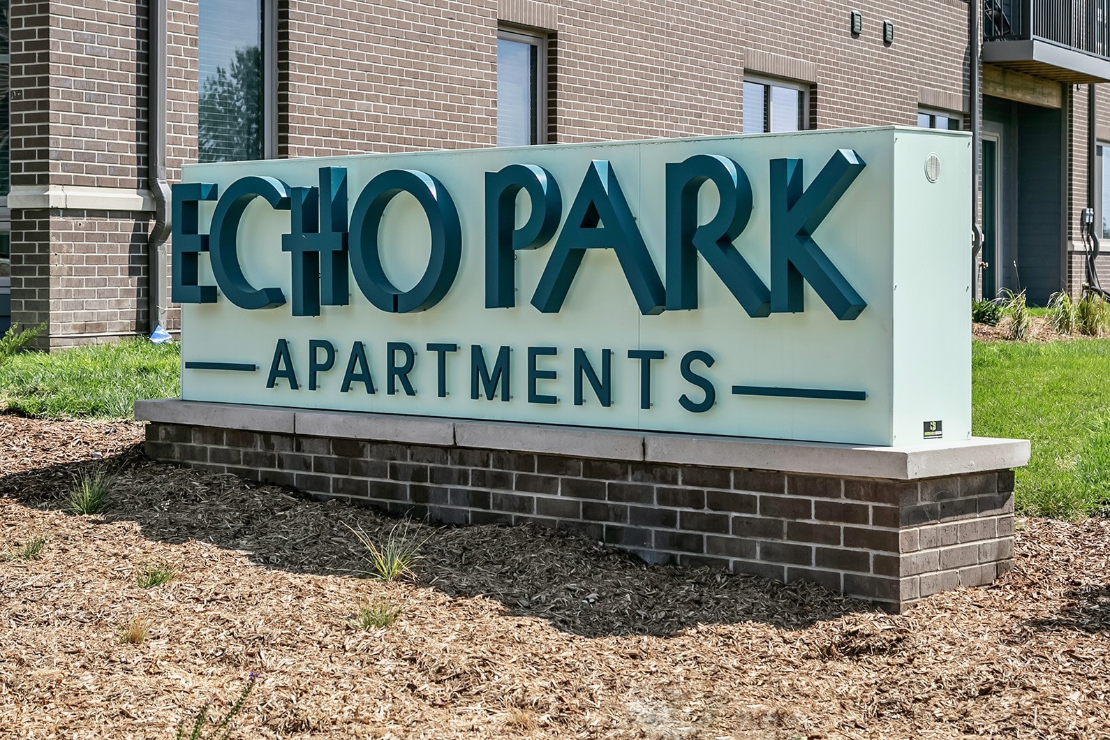 Echo Park Apartments – photo 1