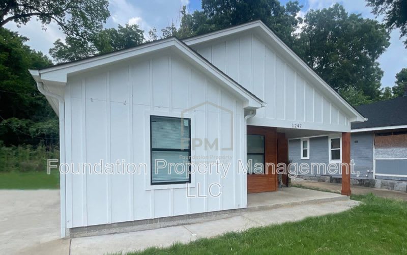 1247 Englewood Street – photo 1