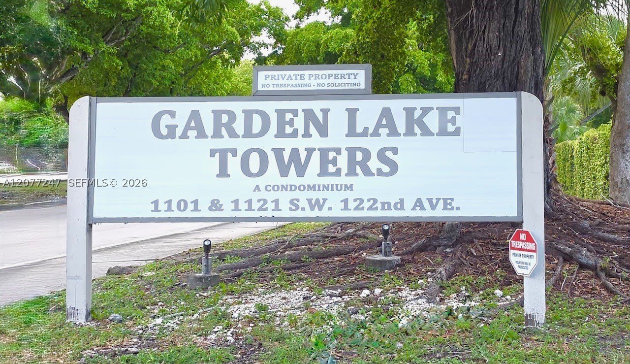 1121 SW 122nd Ave – photo 1