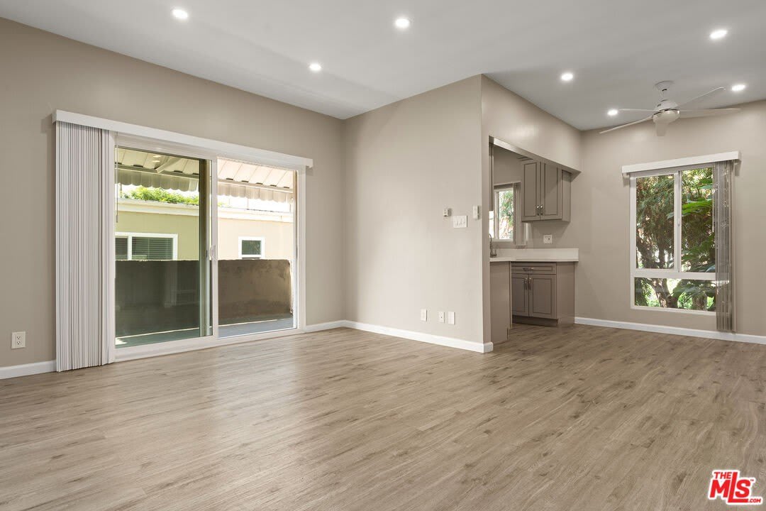 1232 N Mccadden Pl – photo 1