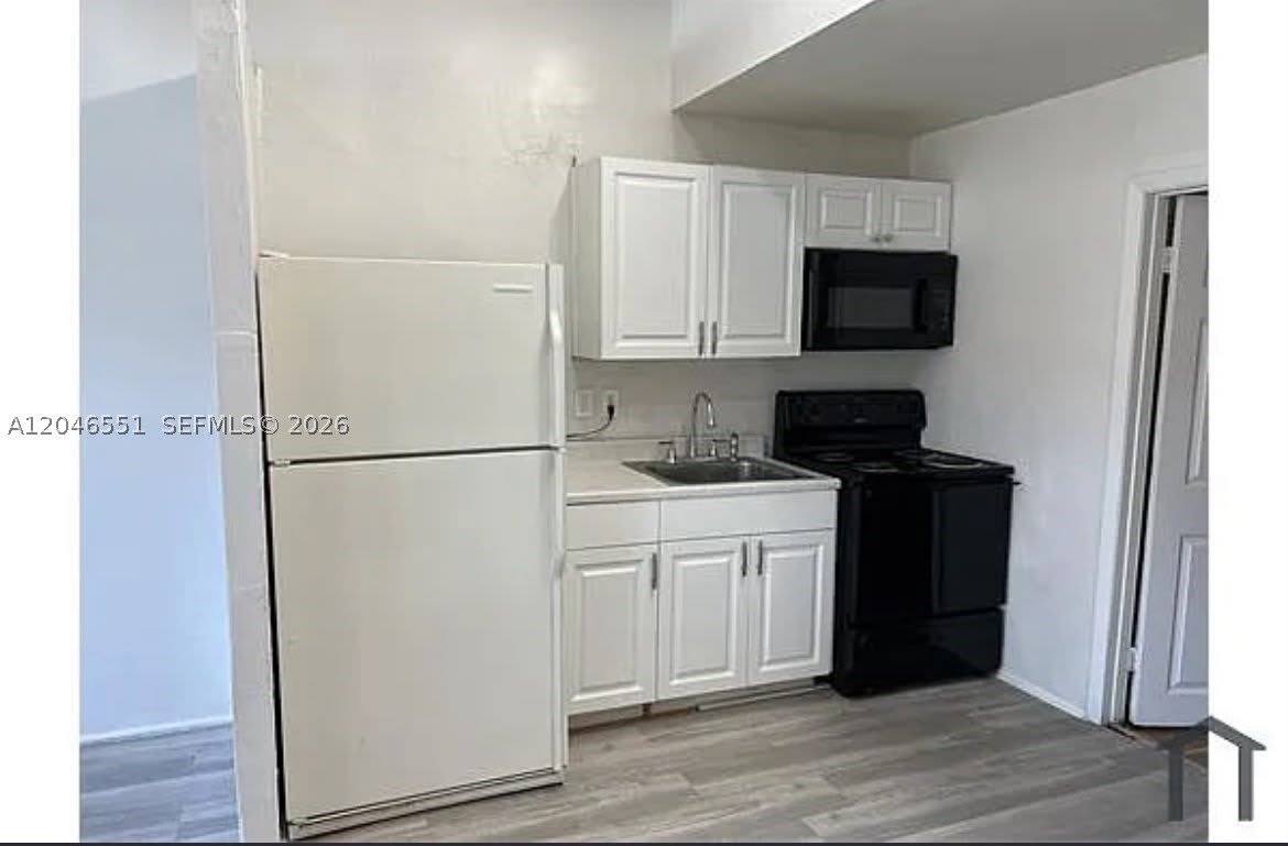 2205 Roosevelt St – photo 1