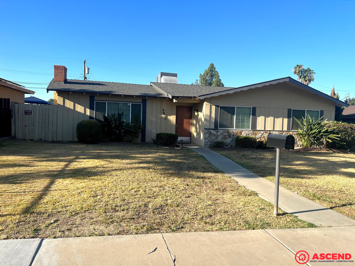Charming 3-Bedroom Home with Spacious Layout in Northeast Bakersfield – photo 1