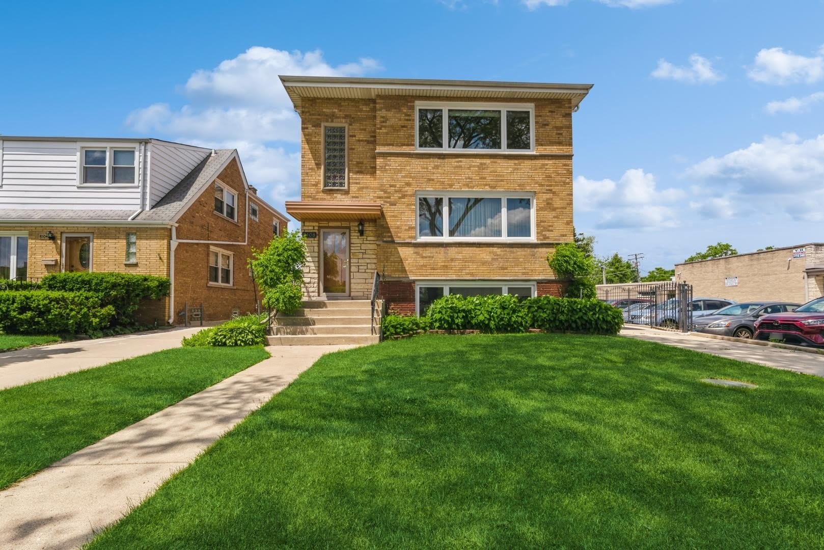 8108 N Oriole Avenue – photo 1 of 12