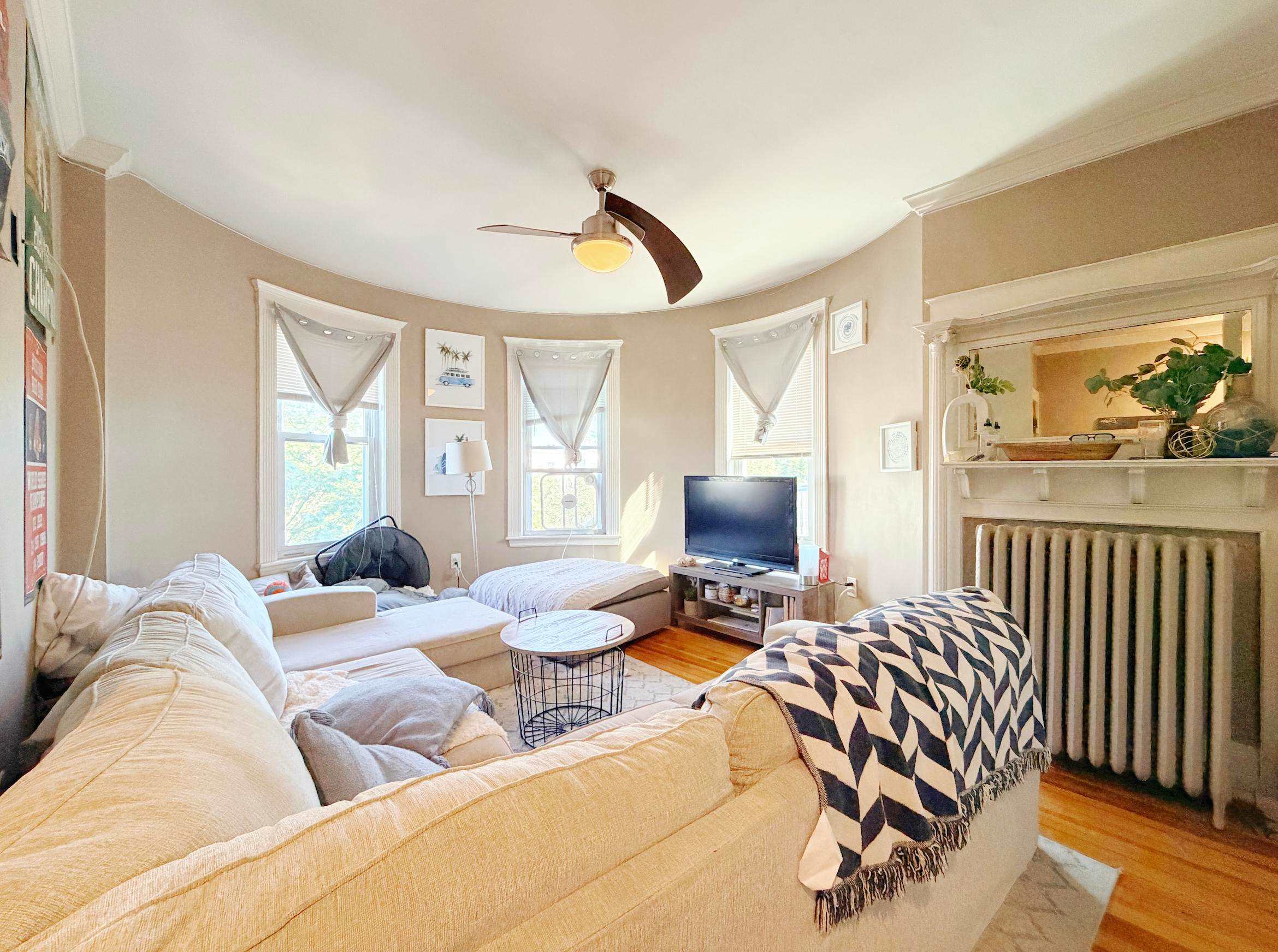 17 Pleasant Street 3 – photo 1