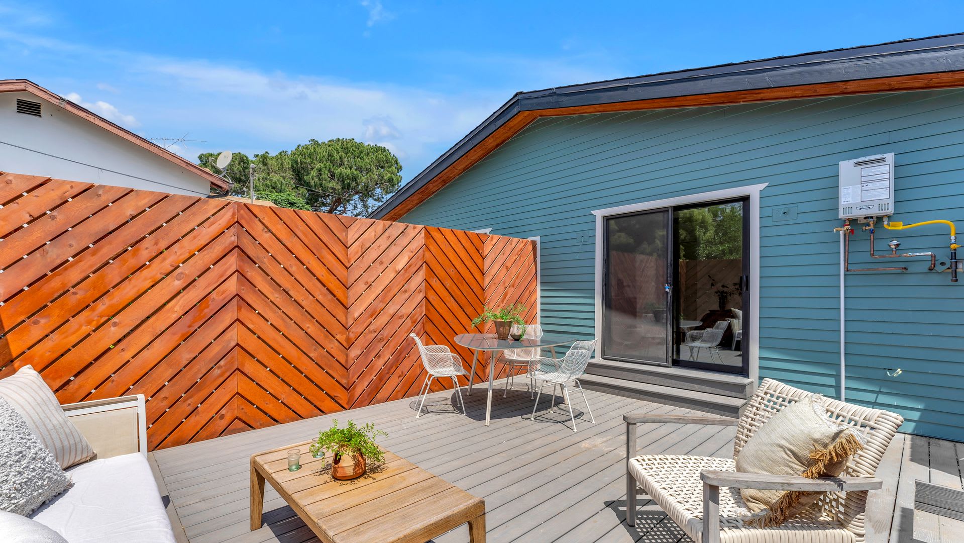 Gorgeous 3Bed 2Bath Home – photo 1