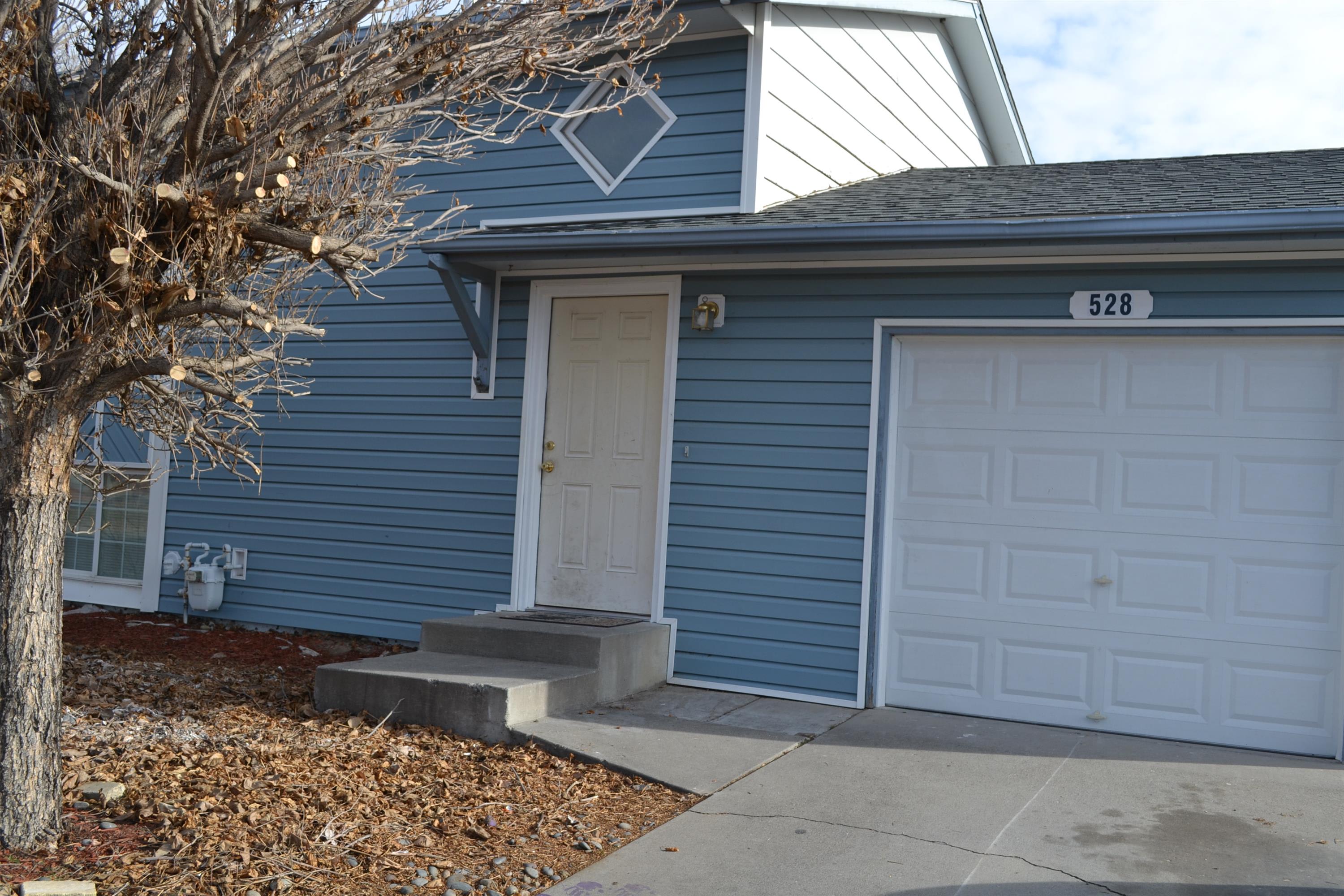 528 Campbell Way – photo 1 of 9