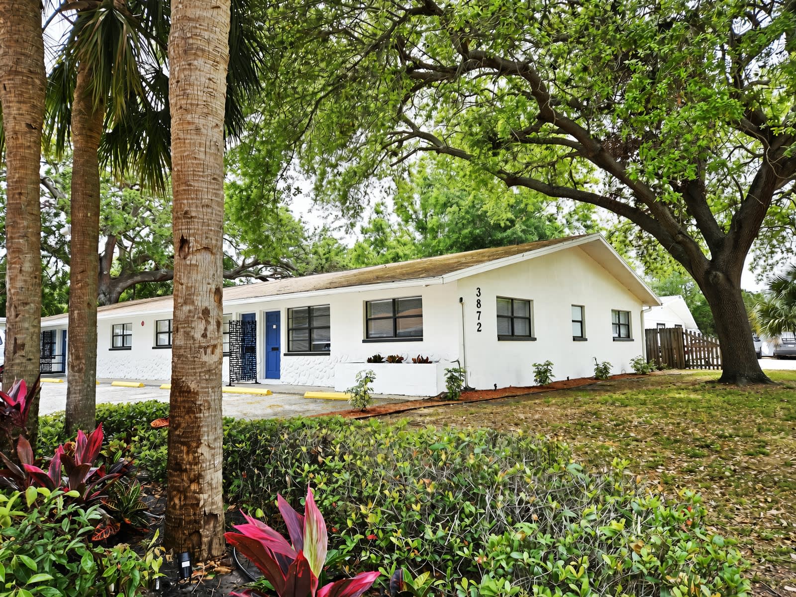3872 7th Ave N – photo 1