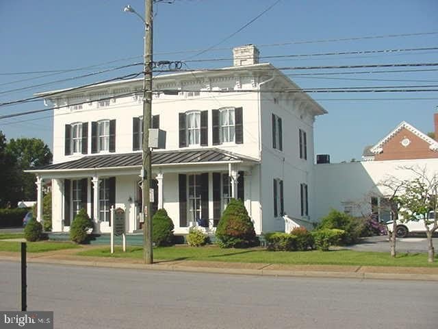 106 CHESTER ST – photo 1 of 15