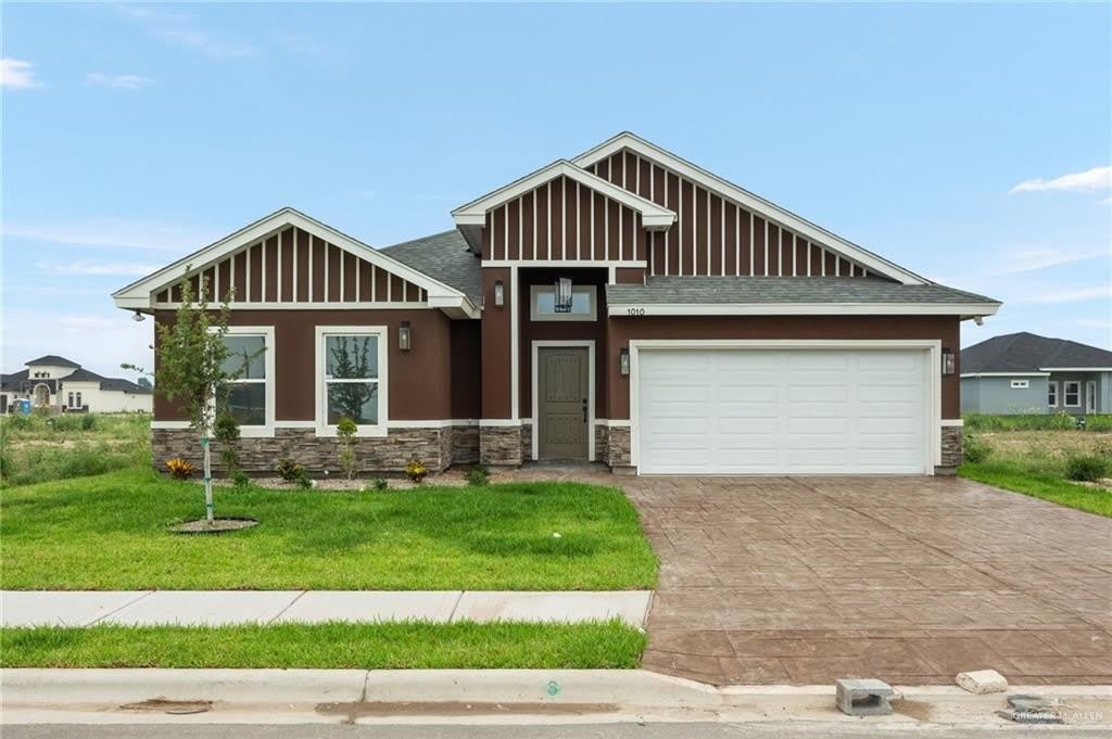 1010 Azalea Street – photo 1