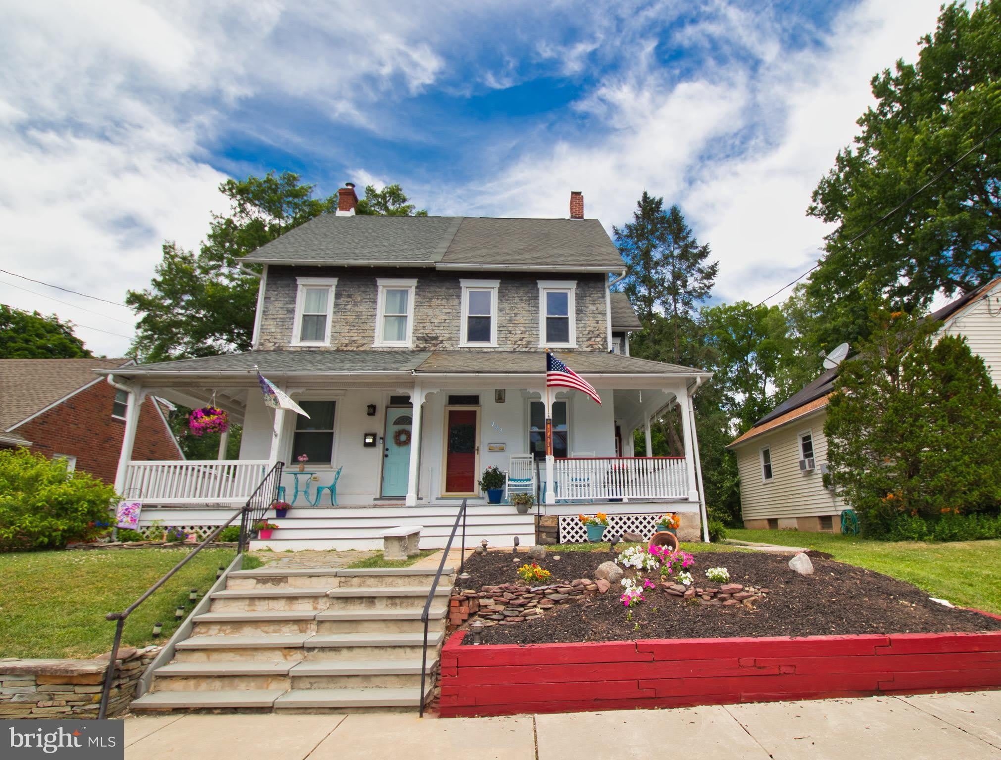 143 GREEN Street – photo 1 of 13