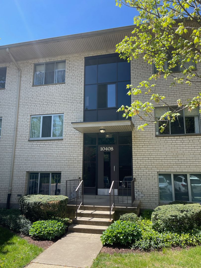 1 Bedroom/1 Bath in great location!!!